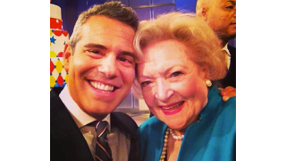 Illustration for article titled Andy Cohen Switches Teams for Betty White